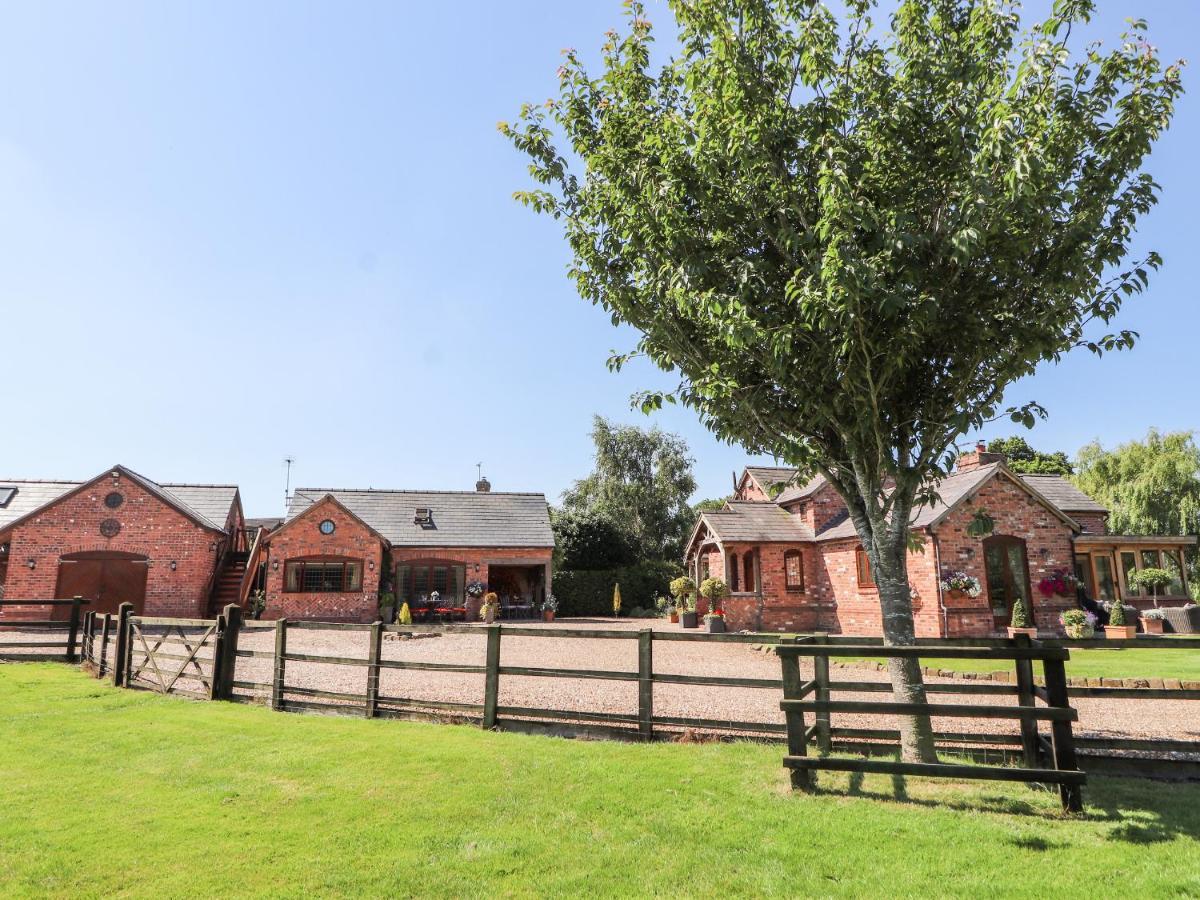 Honeysuckle Farmhouse Tarporley Zewnętrze zdjęcie